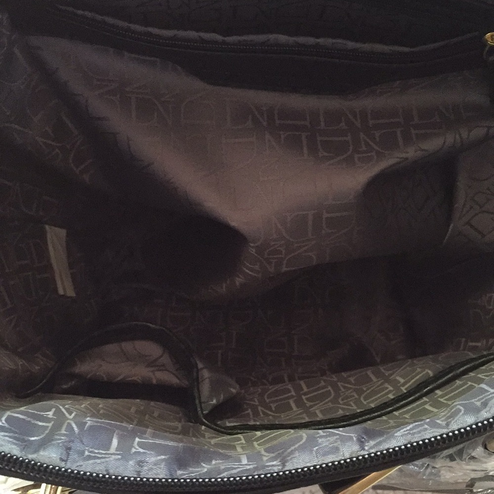 Danielle Nicole Alexa Tote - Picture 7 of 11
